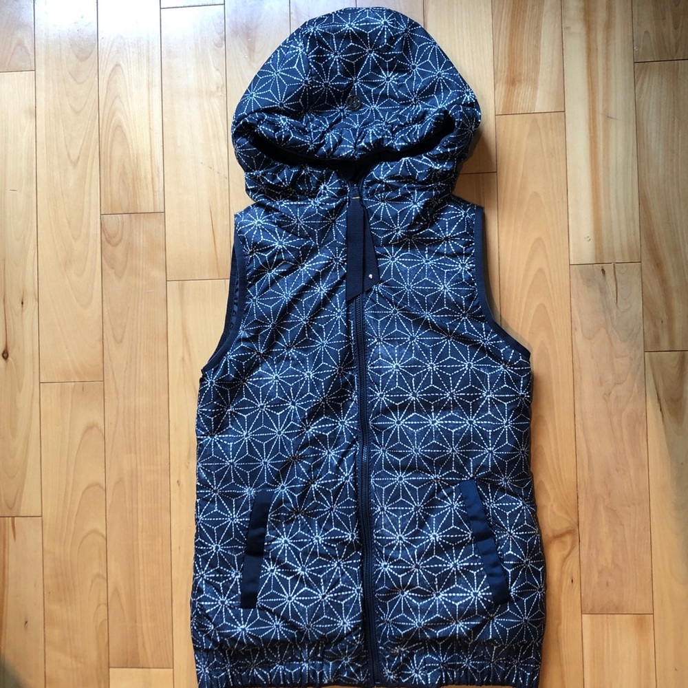 LULULEMON reversible DOWN FEATHER vest - size 4